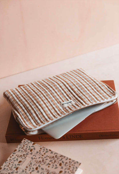 Pochette d'ordinateur à motifs vichy camel