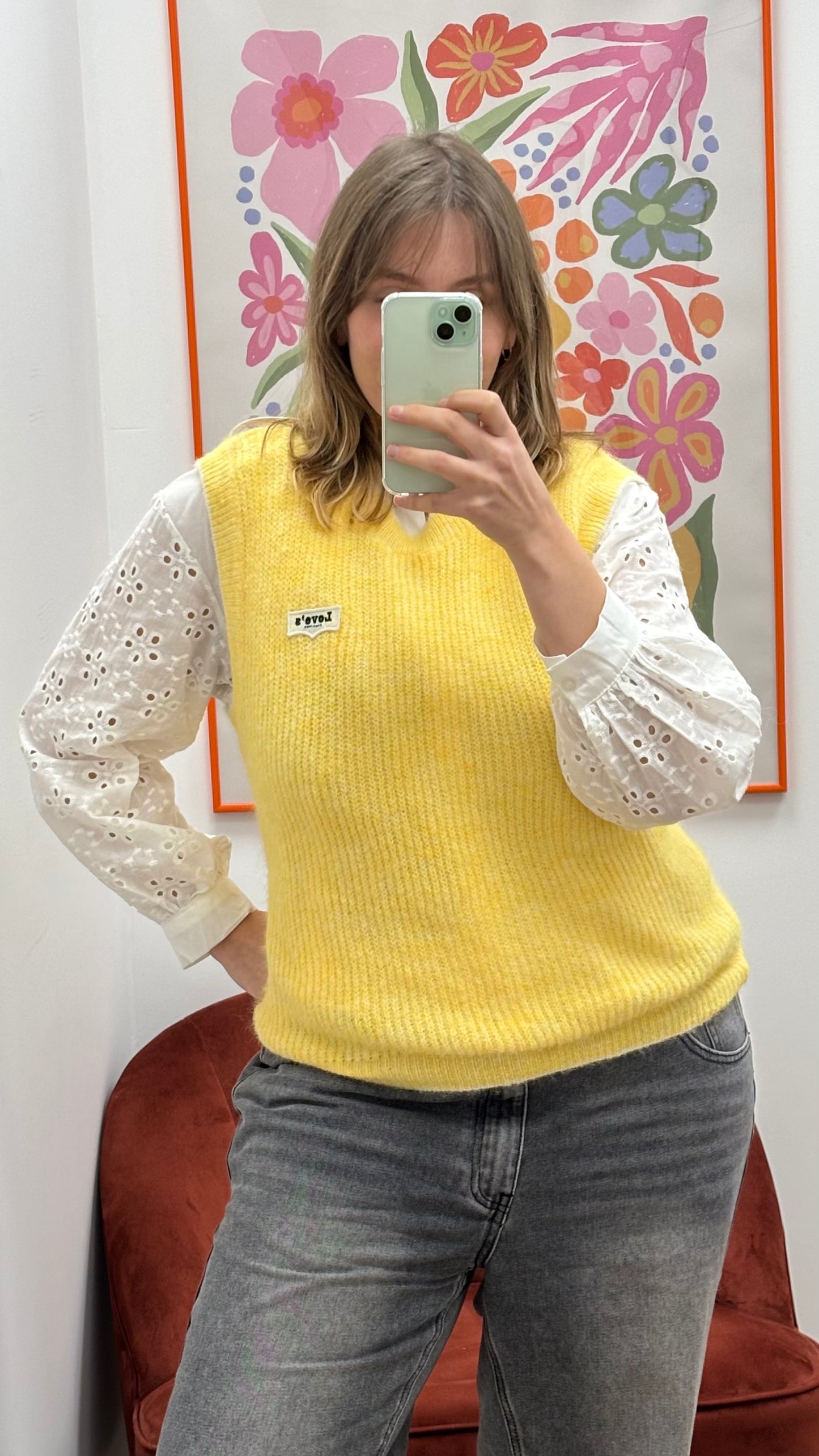 Pull en maille sans manche jaune