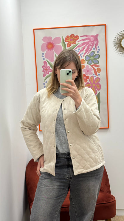 Veste blanche à boutons